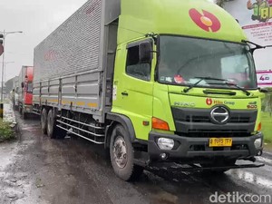 Info Lur! Pantura Pati-Rembang Tergenang Banjir, Macet Nyaris 1 Km