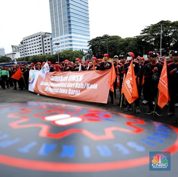 Penampakan Buruh Ramai-Ramai Datangi DPR, Teriak Tuntut Ini!