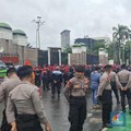 Massa Demo Buruh Berdatangan-Polisi Mulai Turun ke Jalan, Lalin Lancar