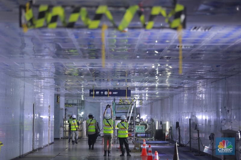 Suasana proyek konstruksi MRT fase 2a CP201 Thamrin-Monas, Jakarta, Kamis, (15/1/2026). (CNBC Indonesia/Muhammad Sabki)