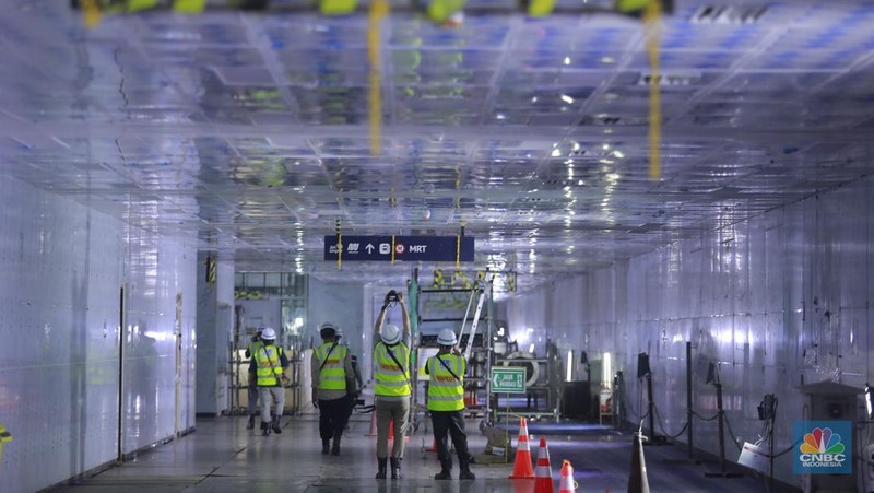 Suasana proyek konstruksi MRT fase 2a CP201 Thamrin-Monas, Jakarta, Kamis, (15/1/2026). (CNBC Indonesia/Muhammad Sabki)