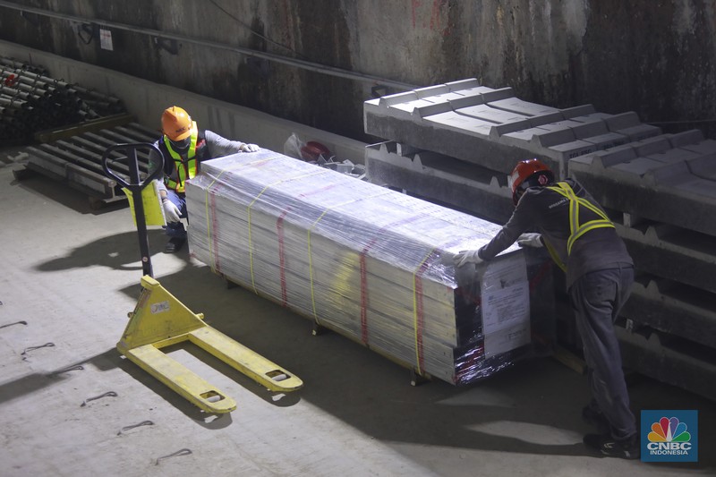 Suasana proyek konstruksi MRT fase 2a CP201 Thamrin-Monas, Jakarta, Kamis, (15/1/2026). (CNBC Indonesia/Muhammad Sabki)