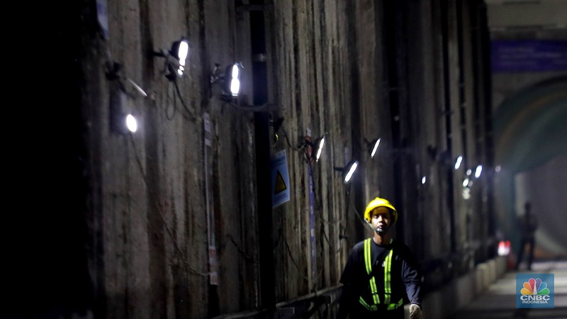 Suasana proyek konstruksi MRT fase 2a CP201 Thamrin-Monas, Jakarta, Kamis, (15/1/2026). (CNBC Indonesia/Muhammad Sabki)