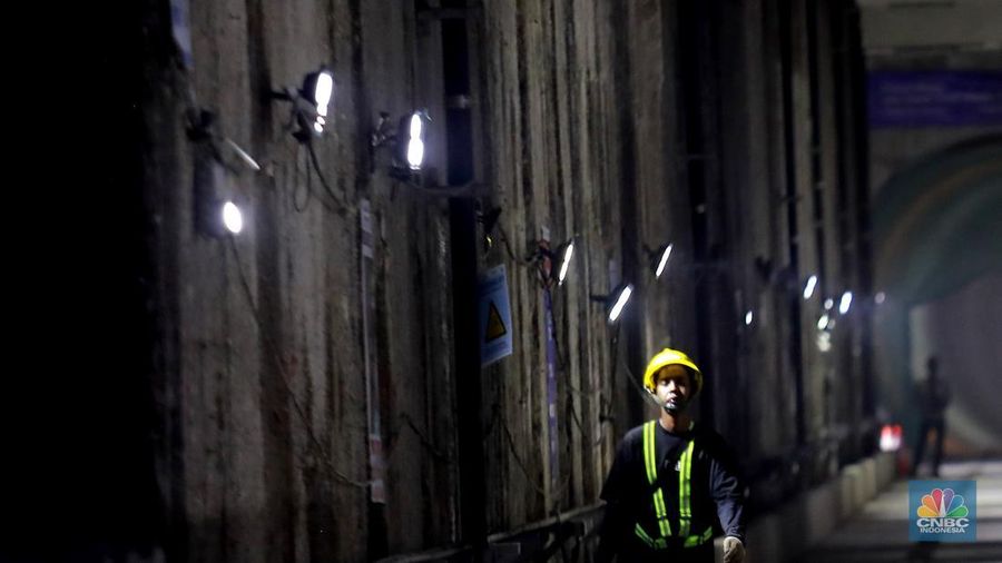 Suasana proyek konstruksi MRT fase 2a CP201 Thamrin-Monas, Jakarta, Kamis, (15/1/2026). (CNBC Indonesia/Muhammad Sabki)