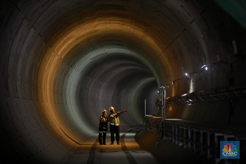 Suasana proyek konstruksi MRT fase 2a CP201 Thamrin-Monas, Jakarta, Kamis, (15/1/2026). (CNBC Indonesia/Muhammad Sabki)