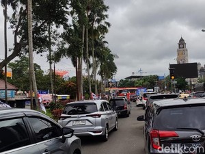 Libur Panjang, Jalur ke Puncak Pagi Ini Ramai, Terpantau Macet