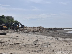 Abrasi Pantai Kuta Kian Parah, Breakwater Sedang Dipasang