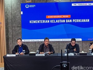 Trenggono Ungkap 3 Pegawai KKP Ada di Pesawat ATR yang Hilang Kontak