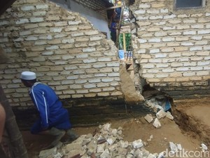 10 Bangunan Rusak Imbas Tanah Gerak Bikin Rumah Terbelah di Pamekasan