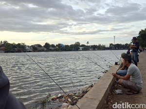 Setu Cilodong Spot Favorit Pemancing di Depok