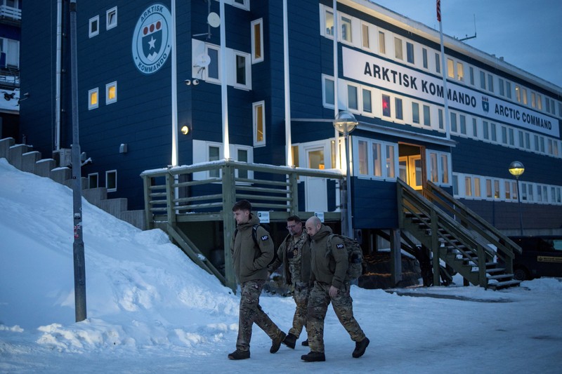 European soldiers attend a briefing during a military exercise in Nuuk, Greenland, in this handout image released on January 16, 2026. Danish Defence/Handout via REUTERS    THIS IMAGE HAS BEEN SUPPLIED BY A THIRD PARTY. NO RESALES. NO ARCHIVES. MANDATORY CREDIT