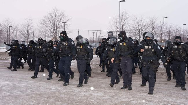 "Perang" di Dalam Negeri AS Memanas, Ribuan Tentara Siap Diterjunkan