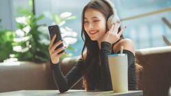 Ponsel Vs Tumbler: Mana yang Lebih Rentan Terkontaminasi di Meja Makan?