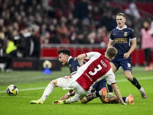 Ajax Vs Go Ahead Eagles 2-2, Dean James Cs Curi Poin di Amsterdam