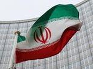 Trump Bilang Waktu Hampir Habis, Iran Bersumpah Lawan Apa Pun Serangan AS