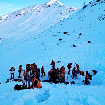 Longsor Salju Maut Hantam Alpen, 5 Orang Tewas