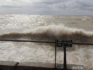 Waspada Banjir Rob dan Dampak Siklon Tropis di NTT hingga 20 Januari