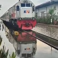 KAI Batalkan 38 Perjalanan Kereta Karena Banjir, Ini Daftarnya