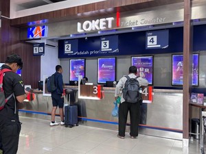 Jalur KA Terendam Banjir, 1.736 Penumpang KA di Surabaya Batalkan Tiket