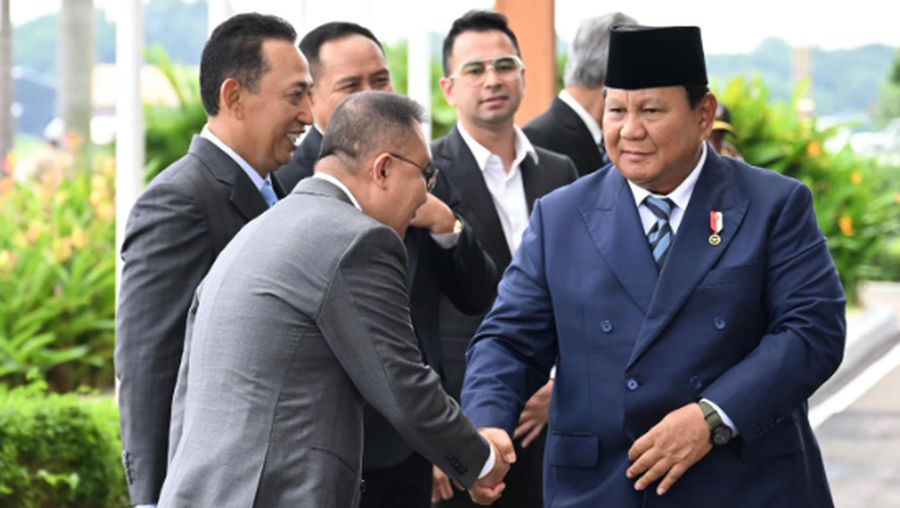 Presiden Prabowo Subianto akan bertolak menuju Inggris dan Swiss untuk menghadiri beberapa pertemuan, Minggu, 18/1. Di London, Inggris, Presiden Prabowo akan bertemu dengan Perdana Menteri Inggris Keir Starmer untuk membahas kesepakatan dalam beberapa kerja sama strategis, di antaranya dalam bidang ekonomi dan maritim. (Instagram/Sekretariat.Kabinet)