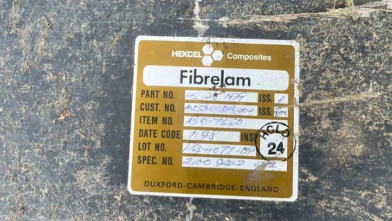 Sejumlah potongan puing yang diduga Pesawat ATR 400 milik Indonesia Air Transport ditemukan di puncak bulusaraung, Sabtu (17/1/2026). (Dok. Istimewa)