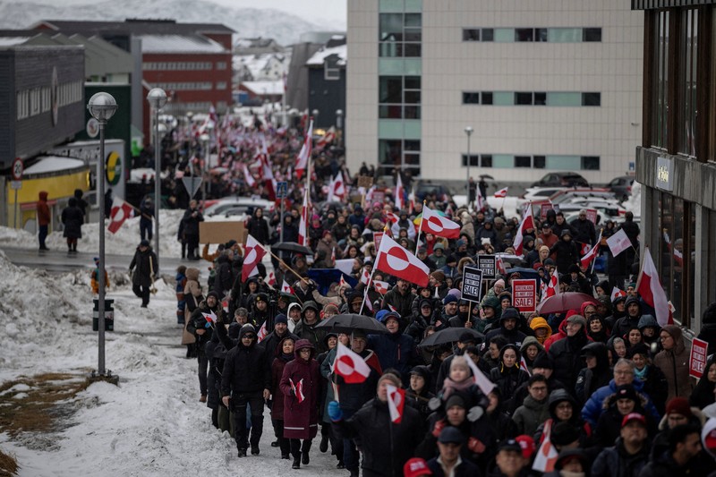 People attend a protest against U.S. President Donald Trump&rsquo;s demand that the Arctic island be ceded to the U.S., calling for it to be allowed to determine its own future, in Nuuk, Greenland, January 17, 2026. REUTERS/Marko Djurica