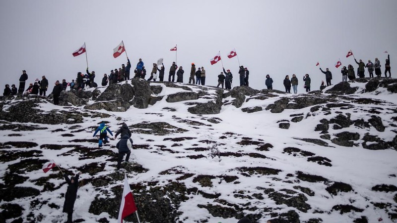 People attend a protest against U.S. President Donald Trump&rsquo;s demand that the Arctic island be ceded to the U.S., calling for it to be allowed to determine its own future, in Nuuk, Greenland, January 17, 2026. REUTERS/Marko Djurica