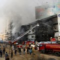 Kebakaran Dahsyat Mal di Pusat Bisnis, Belasan Tewas-Puluhan Hilang