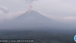 Gunung Semeru 6 Kali Erupsi Pagi Ini, Tinggi Abu Vulkanik Capai 1 Km