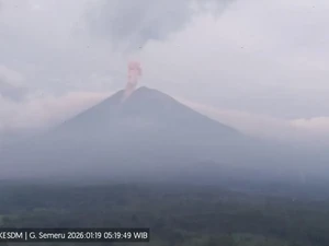 Gunung Semeru Erupsi 3 Kali Hari Ini, Tinggi Letusan Capai 1 Km