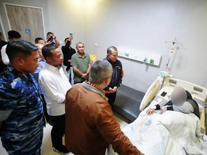 Ibunda Kopilot ATR 42-500 Jatuh Sakit, Dijenguk Menhub-Gubernur Sulsel