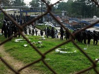 Potret Negara Jadi Mencekam, Presiden Tetapkan Status Darurat 30 Hari