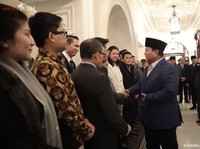 Prabowo Tiba di London, Pelajar Diaspora RI Menyambut Hangat di Hotel