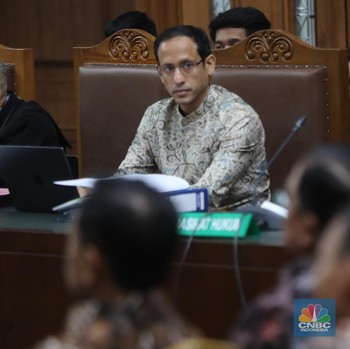 Wajah Nadiem Hadir di Ruang Sidang, Mohon Izin Sakit ke Hakim