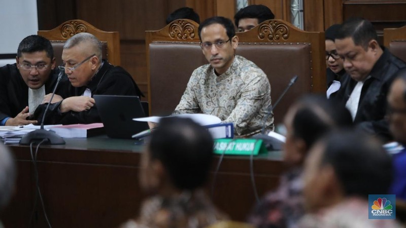 Terdakwa kasus dugaan korupsi dalam digitalisasi pendidikan pengadaan laptop Chromebook Nadiem Makarim menjalani sidang lanjutan dengan agenda mendengarkan keterangan saksi di Pengadilan Tipikor, Jakarta, Senin (19/1/2026). (CNBC Indonesia/Faisal Rahman)