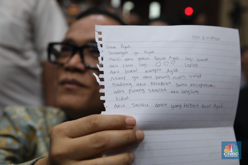 Terdakwa kasus dugaan pemerasan dalam pengurusan sertifikat K3 di Kementerian Ketenagakerjaan Immanuel Ebenezer menjalani sidang pembacaan dakwaan di Pengadilan Tipikor, Jakarta, Senin (19/1/2026). (CNBC Indonesia/Faisal Rahman)