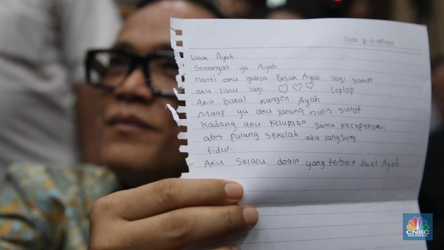 Terdakwa kasus dugaan pemerasan dalam pengurusan sertifikat K3 di Kementerian Ketenagakerjaan Immanuel Ebenezer menjalani sidang pembacaan dakwaan di Pengadilan Tipikor, Jakarta, Senin (19/1/2026). (CNBC Indonesia/Faisal Rahman)