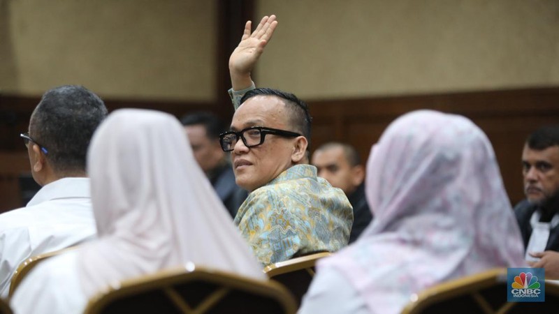 Terdakwa kasus dugaan pemerasan dalam pengurusan sertifikat K3 di Kementerian Ketenagakerjaan Immanuel Ebenezer menjalani sidang pembacaan dakwaan di Pengadilan Tipikor, Jakarta, Senin (19/1/2026). (CNBC Indonesia/Faisal Rahman)