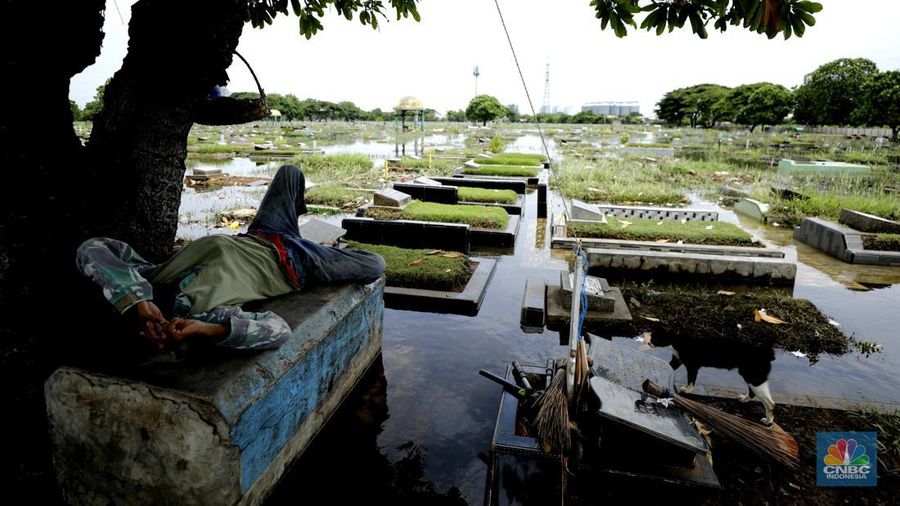 TPU Semper terendam banjir karena rendahnya permukaan tanah. (CNBC Indonesia/Tri Susilo)