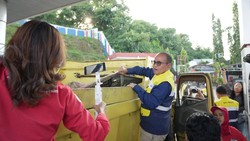 Truk Dimodifikasi Timbun Solar Terciduk, Modus Pembelian Helikopter Terbongkar!