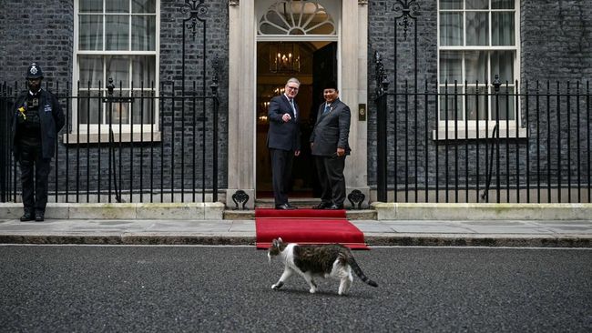 Momen Prabowo Sambangi 10 Downing Street, Temui PM Inggris