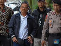 Penampakan Bupati Pati Sudewo Tiba di KPK Usai Terjaring OTT