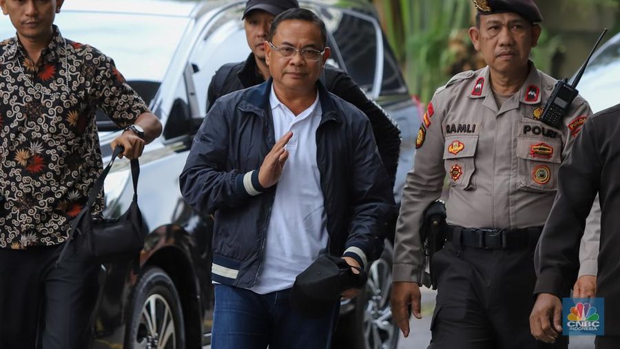 Bupati Pati, Sudewo tiba di Gedung Merah Putih Komisi Pemberantasan Korupsi (KPK), Jakarta, Selasa (20/1/2026). (CNBC Indonesia/Faisal Rahman)