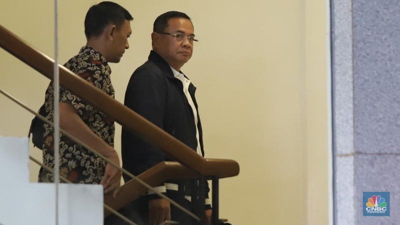 Bupati Pati, Sudewo tiba di Gedung Merah Putih Komisi Pemberantasan Korupsi (KPK), Jakarta, Selasa (20/1/2026). (CNBC Indonesia/Faisal Rahman)