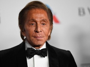 Desainer Italia Valentino Garavani Meninggal Dunia di Usia 93