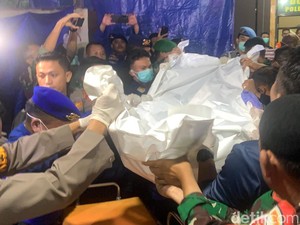 Jenazah Pramugari Pesawat ATR 42-500 Jadi yang Pertama Tiba di RS Bhayangkara