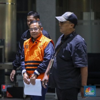 Bupati Pati Sudewo Pakai Rompi Oranye, Tersangka Jual Beli Jabatan