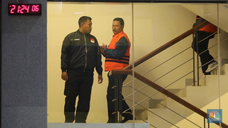 KPK resmi menetapkan wali Kota Madiun, Maidi sebagai tersangka. (CNBC Indonesia/Faisal Rahman)