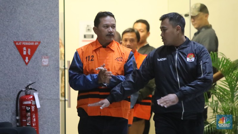 KPK resmi menetapkan wali Kota Madiun, Maidi sebagai tersangka. (CNBC Indonesia/Faisal Rahman)