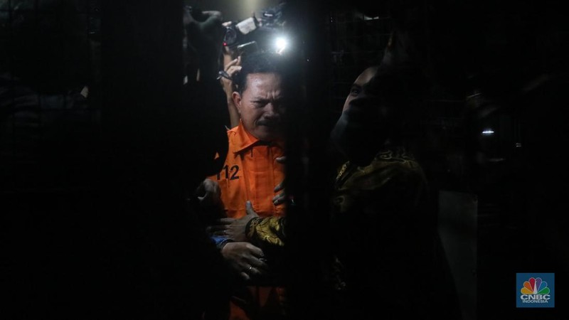 KPK resmi menetapkan wali Kota Madiun, Maidi sebagai tersangka. (CNBC Indonesia/Faisal Rahman)